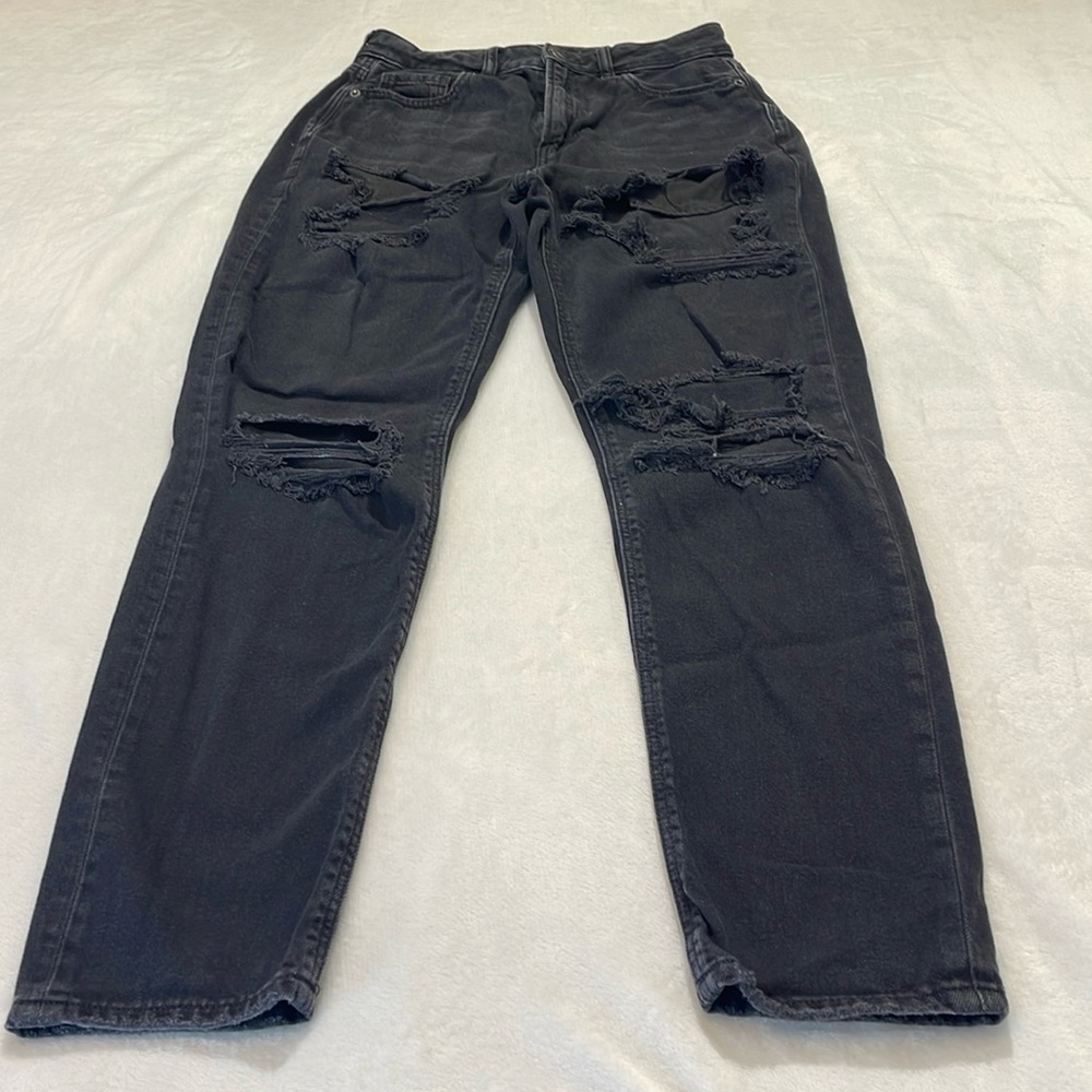 AMERICAN EAGLE MOM JEANS DISTRESSED, BLACK , SIZE 2